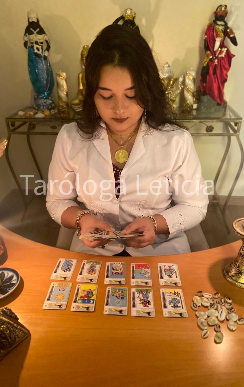 Taróloga Letícia